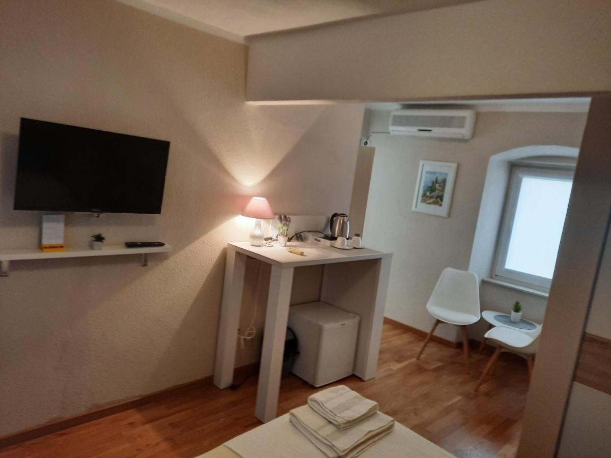 Carol Rooms Trogir Eksteriør billede