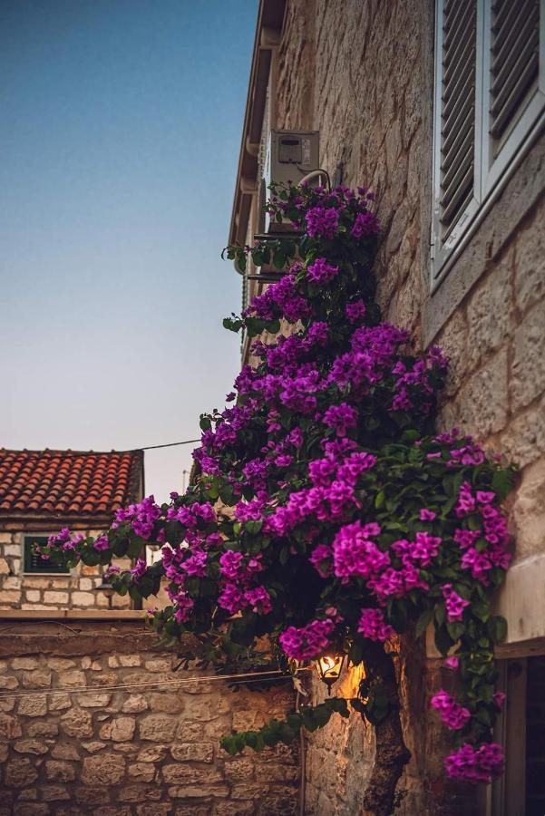 Carol Rooms Trogir Eksteriør billede