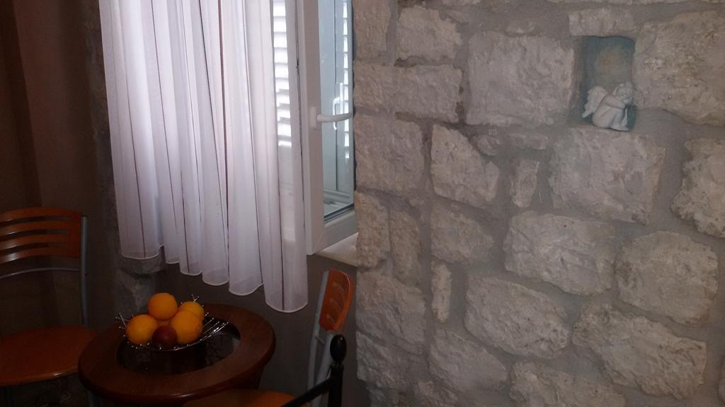 Carol Rooms Trogir Eksteriør billede