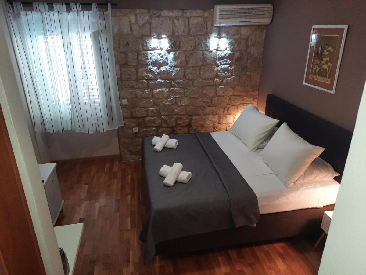 Carol Rooms Trogir Eksteriør billede