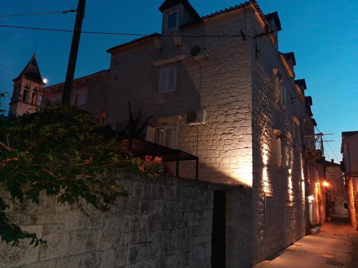 Carol Rooms Trogir Eksteriør billede