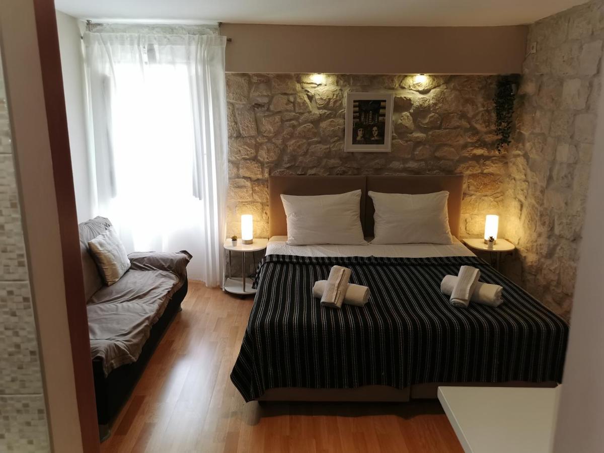 Carol Rooms Trogir Eksteriør billede