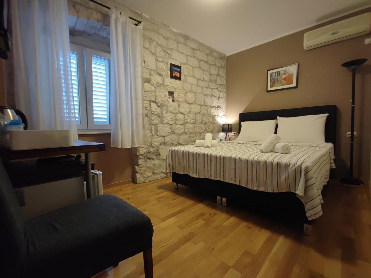 Carol Rooms Trogir Eksteriør billede