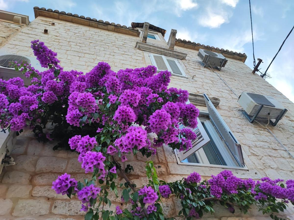 Carol Rooms Trogir Eksteriør billede