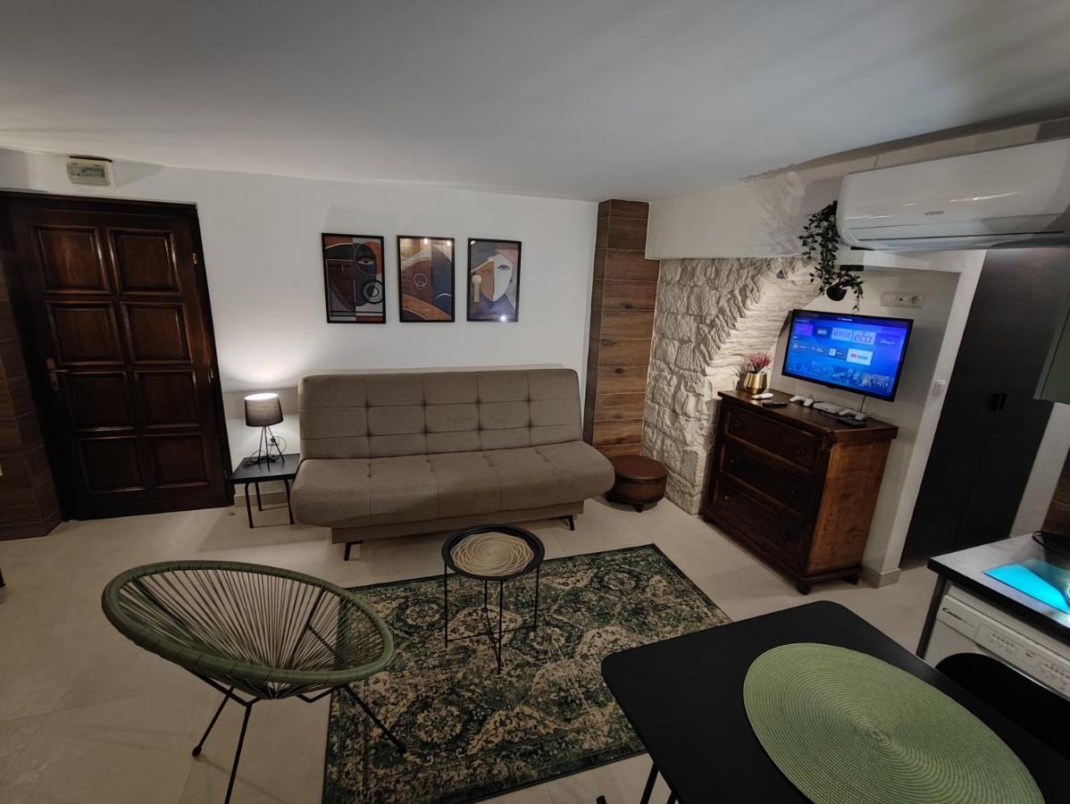 Carol Rooms Trogir Eksteriør billede