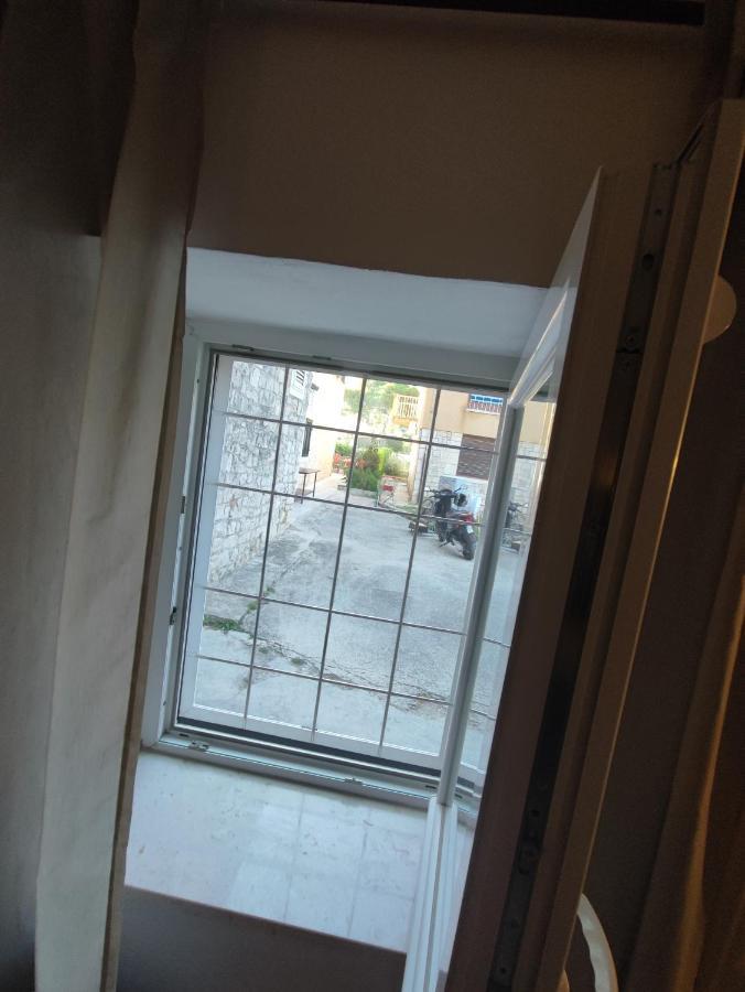 Carol Rooms Trogir Eksteriør billede