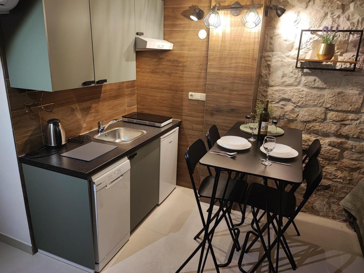 Carol Rooms Trogir Eksteriør billede