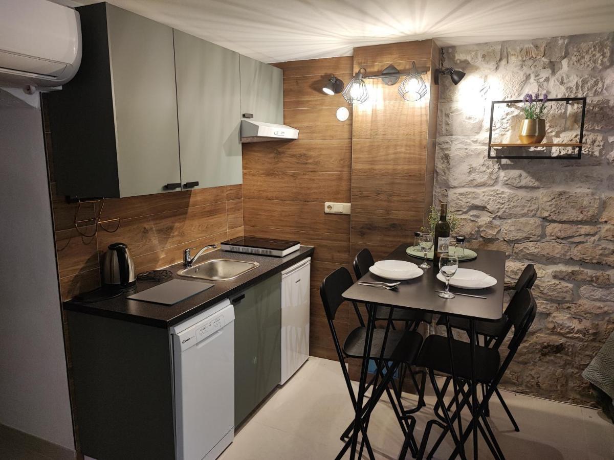 Carol Rooms Trogir Eksteriør billede
