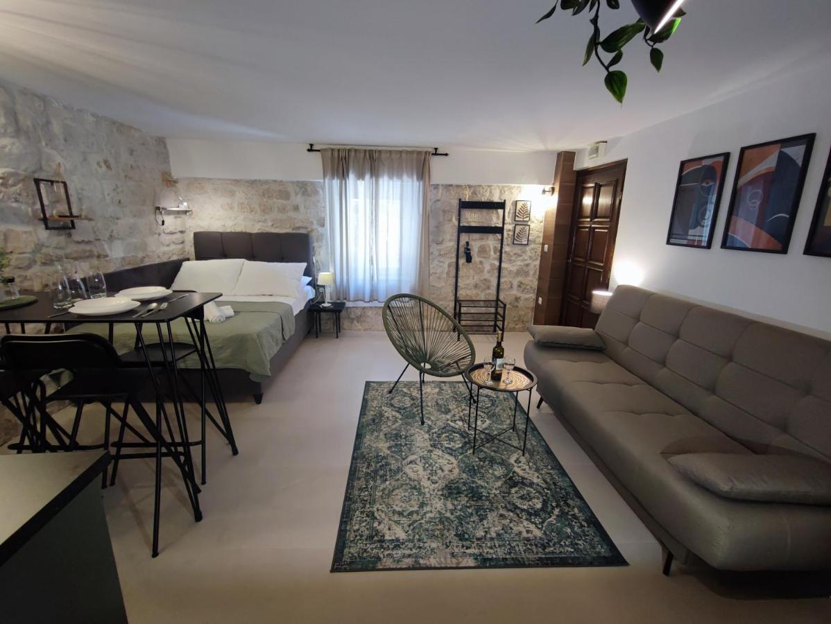 Carol Rooms Trogir Eksteriør billede