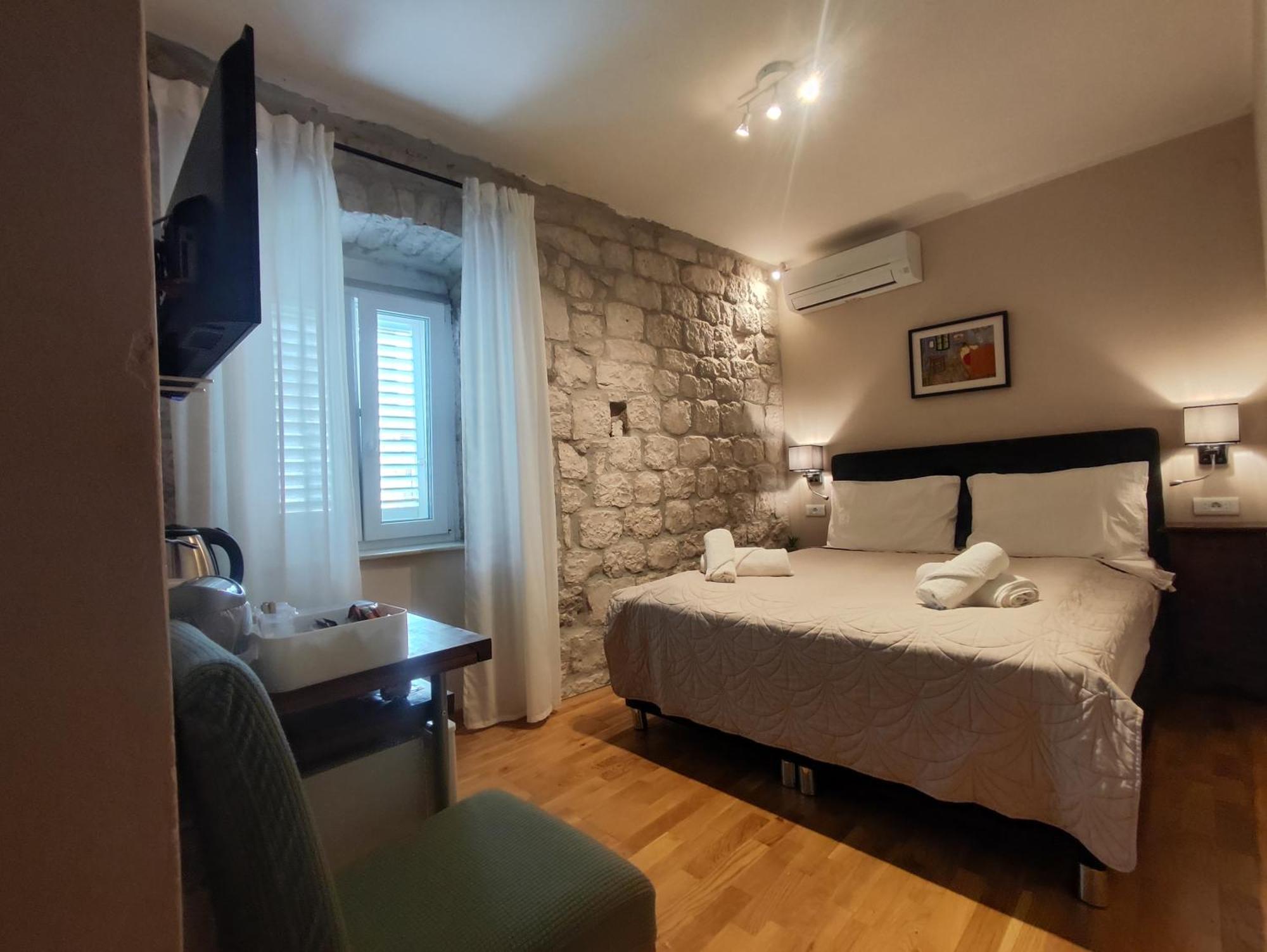 Carol Rooms Trogir Eksteriør billede