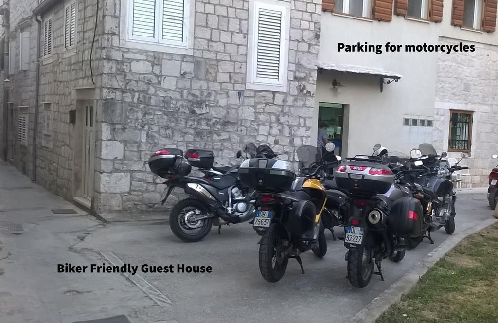 Carol Rooms Trogir Eksteriør billede