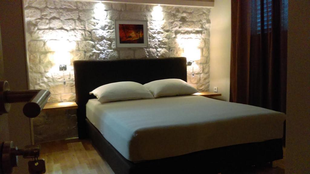 Carol Rooms Trogir Eksteriør billede