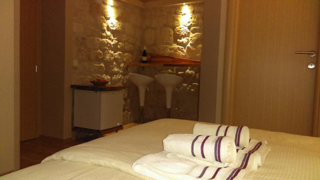 Carol Rooms Trogir Eksteriør billede