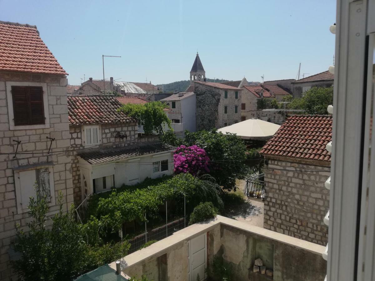 Carol Rooms Trogir Eksteriør billede
